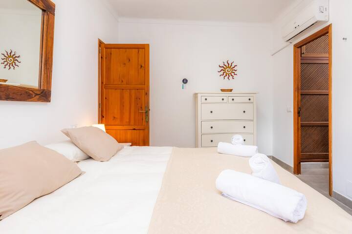 Can Big Charles gallery image 5