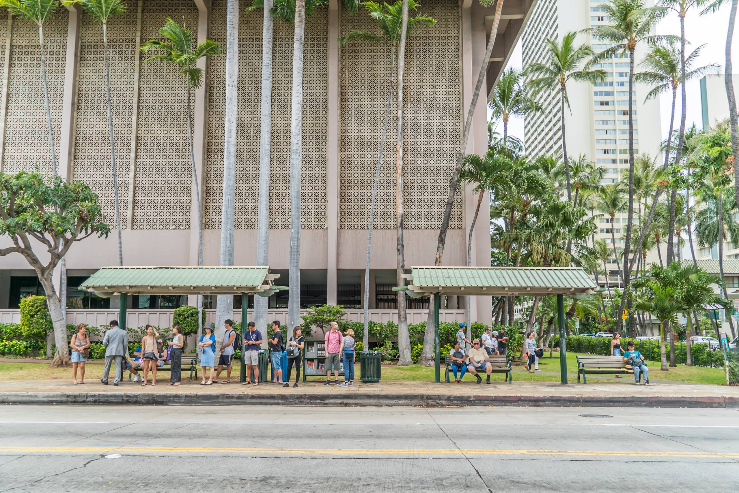 Condo in Honolulu · ★4.4 · 1 bedroom · 2 beds · 1 private bath - Image 10