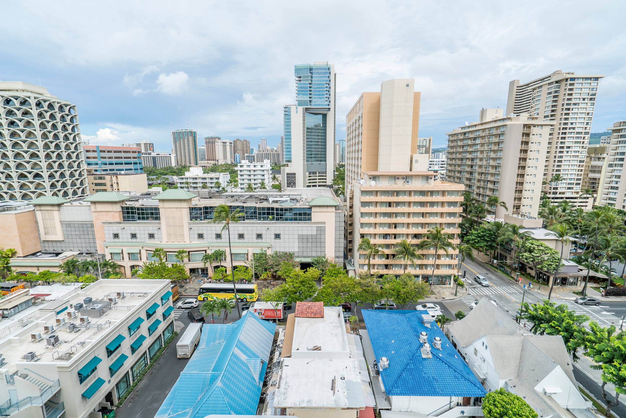 Condo in Honolulu · ★4.4 · 1 bedroom · 2 beds · 1 private bath - Image 33
