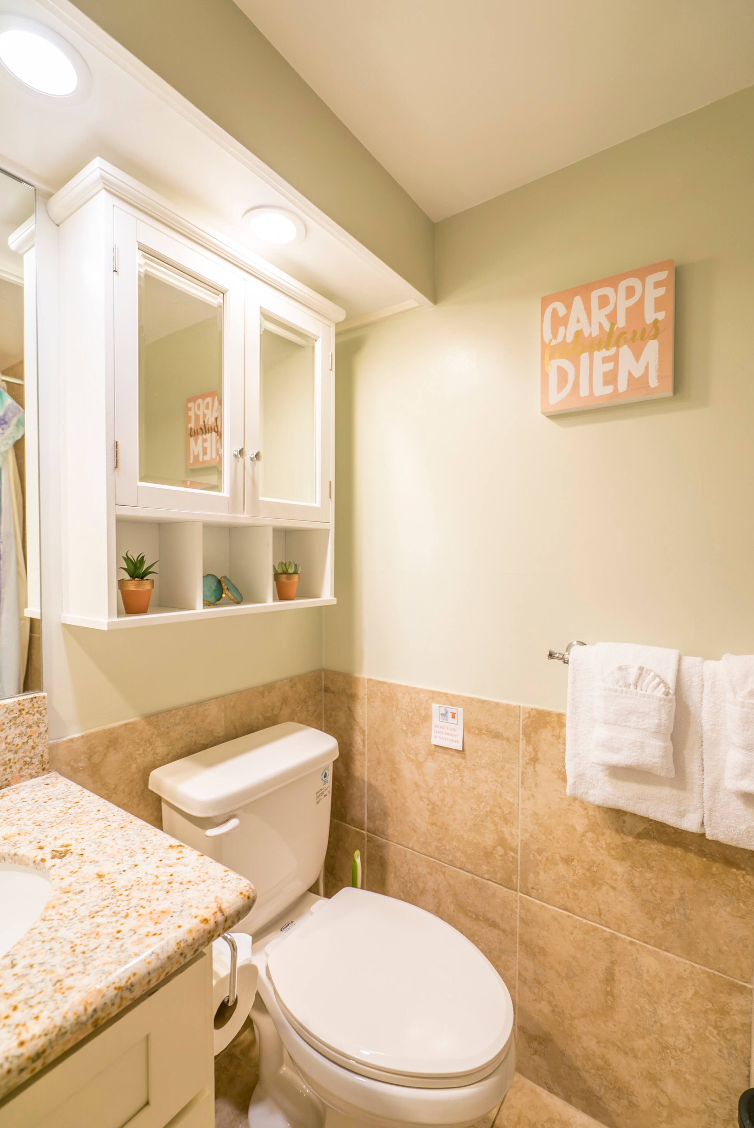 Condo in Honolulu · ★4.4 · 1 bedroom · 2 beds · 1 private bath - Image 25