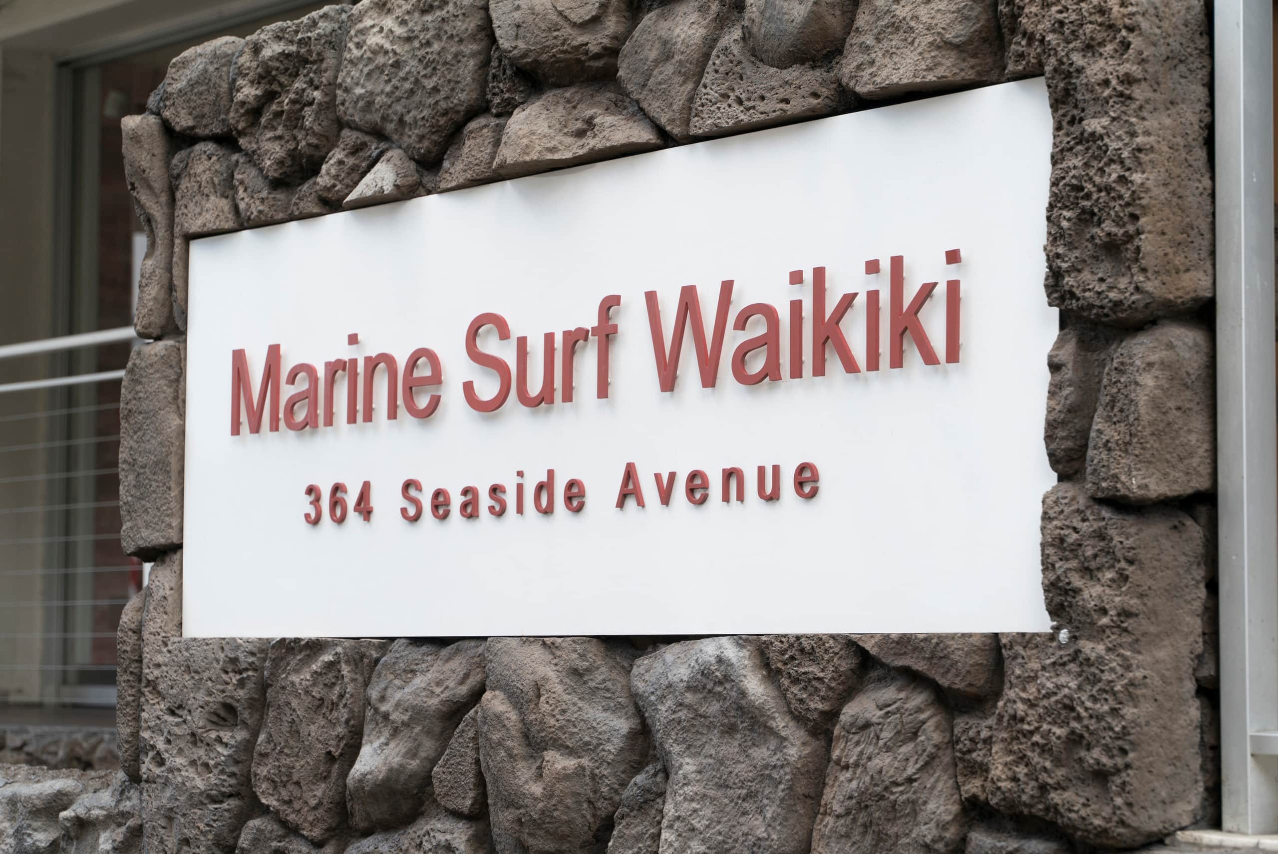 Condo in Honolulu · ★4.4 · 1 bedroom · 2 beds · 1 private bath - Image 3
