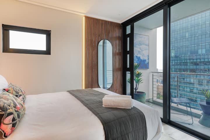 Спална соба 1 има пристап до приватен балкон