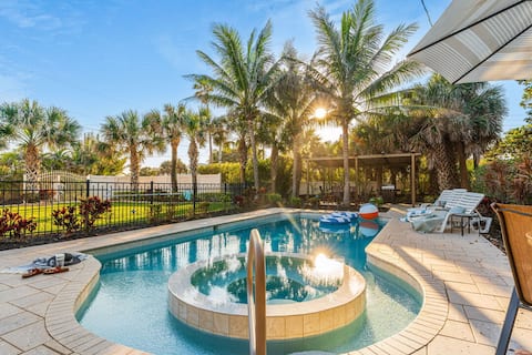 Exclusive Oceanfront Retreat w/ Heated Pool & Spa!
