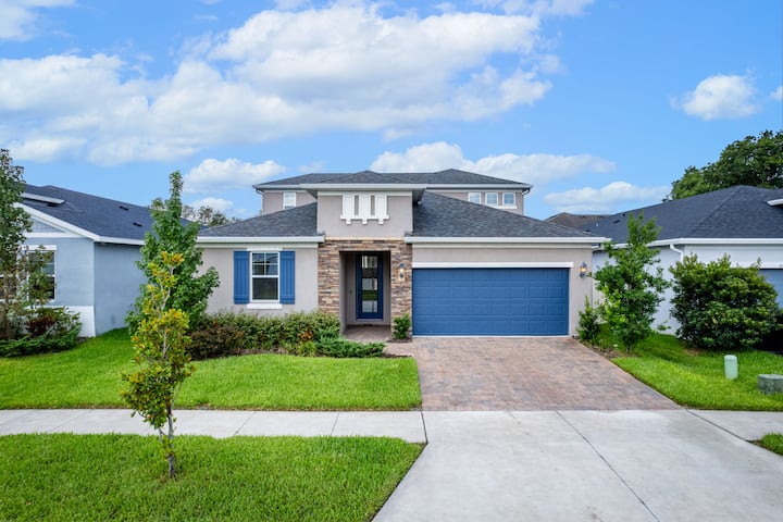 Modern 5br Home With Pool And Movie Room - Riverview, FL