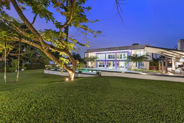 *NEW* 2 Acre Modern Compound – Modani Estates gallery image 2