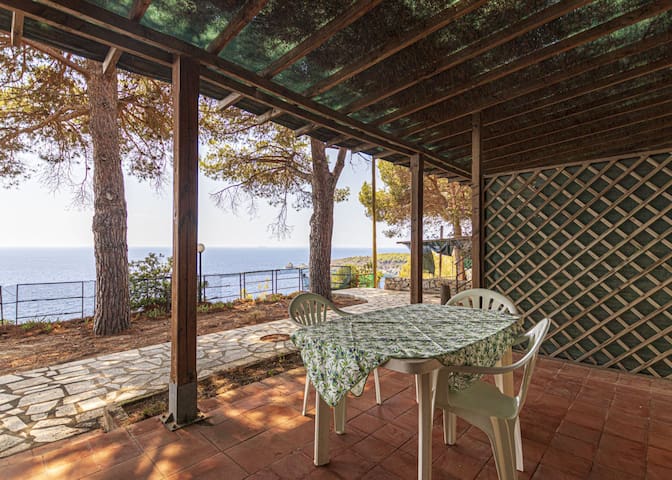 Residence La Calle managed Airbnb listing 1