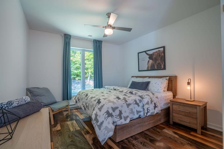 Chambre 2 - Lit queen