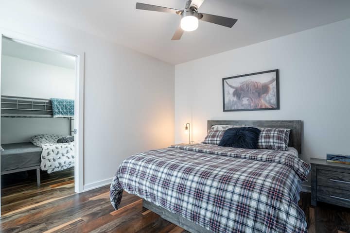 Default Bedroom - Lit queen