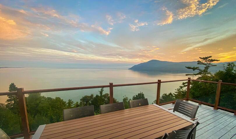 Chalets Et Cie managed Airbnb listing 3