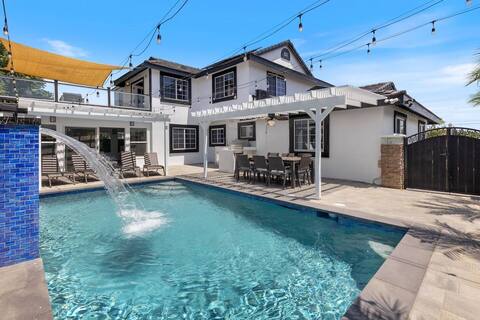 Luxury Poolside Getaway Villa 5BR/4Baths