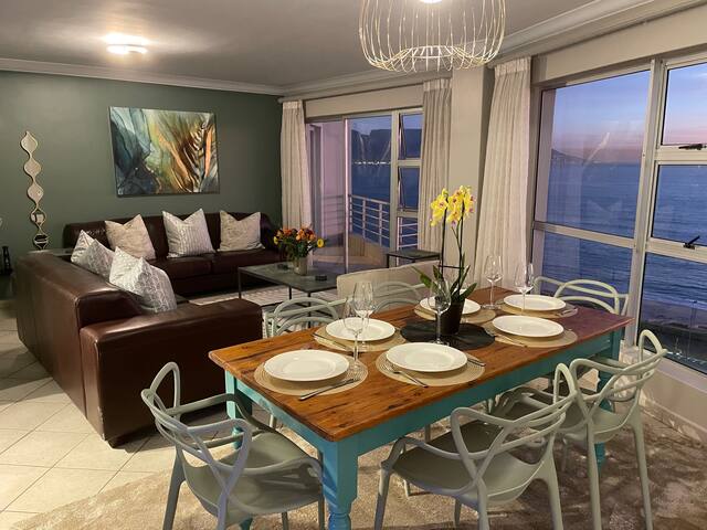 Sunny Penthouse + Cinema Room gallery image 4