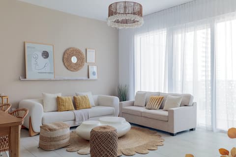 Popular Airbnb listing: Relaxing 1Bedroom w/Private Beach & Infinity Pool in Dubai Marina