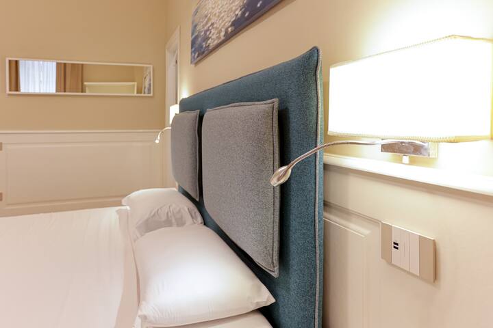 Apartment for 6 persons with 3 bathrooms in Chiaia gallery image 3