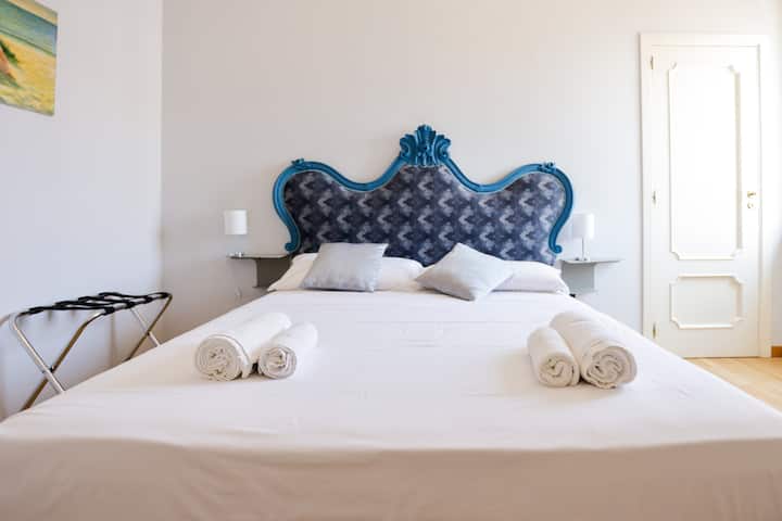 Schlafzimmer 1