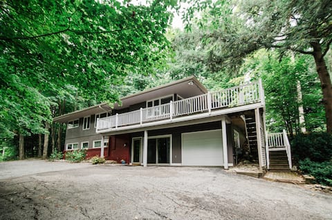 Chic Golf Course Escape W/Hottub