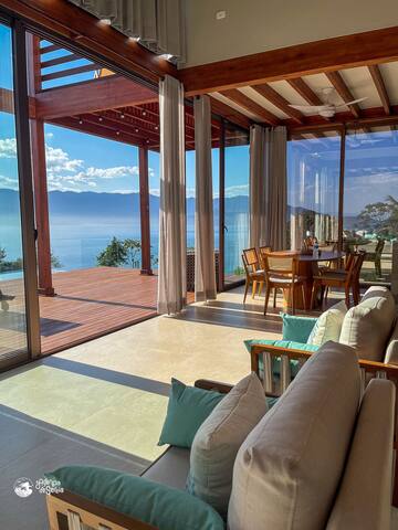 Entire home with 2 bedrooms in Ilhabela - Casa com vista-mar e temporada baleias em Ilhabela