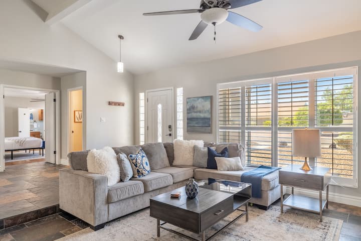 A. Pharoah Of North Scottsdale By Paseohomesaz - フェニックス, AZ