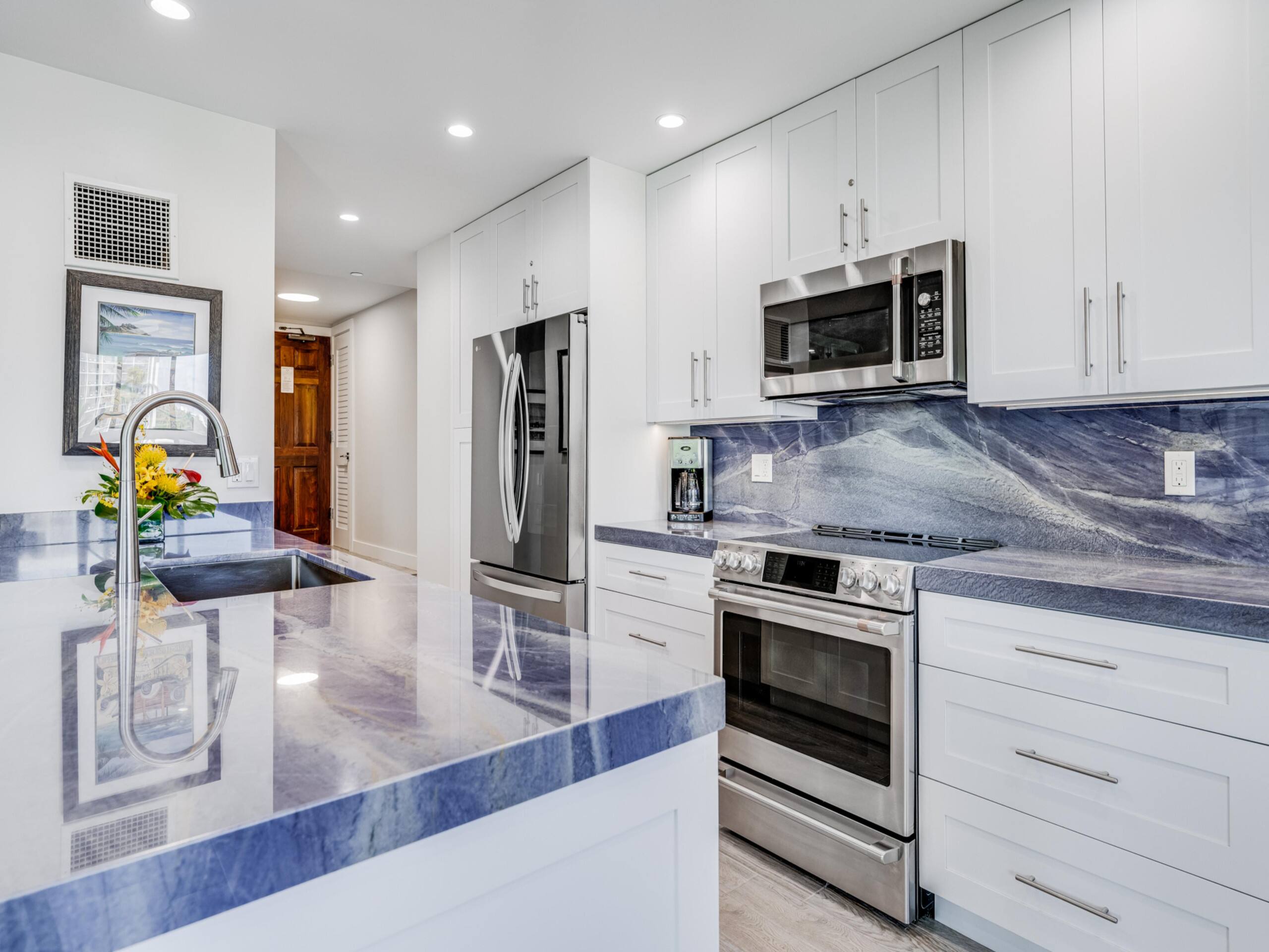 Soak Up Ocean Views & Resort Amenities | Sleeps 6 - Image 14