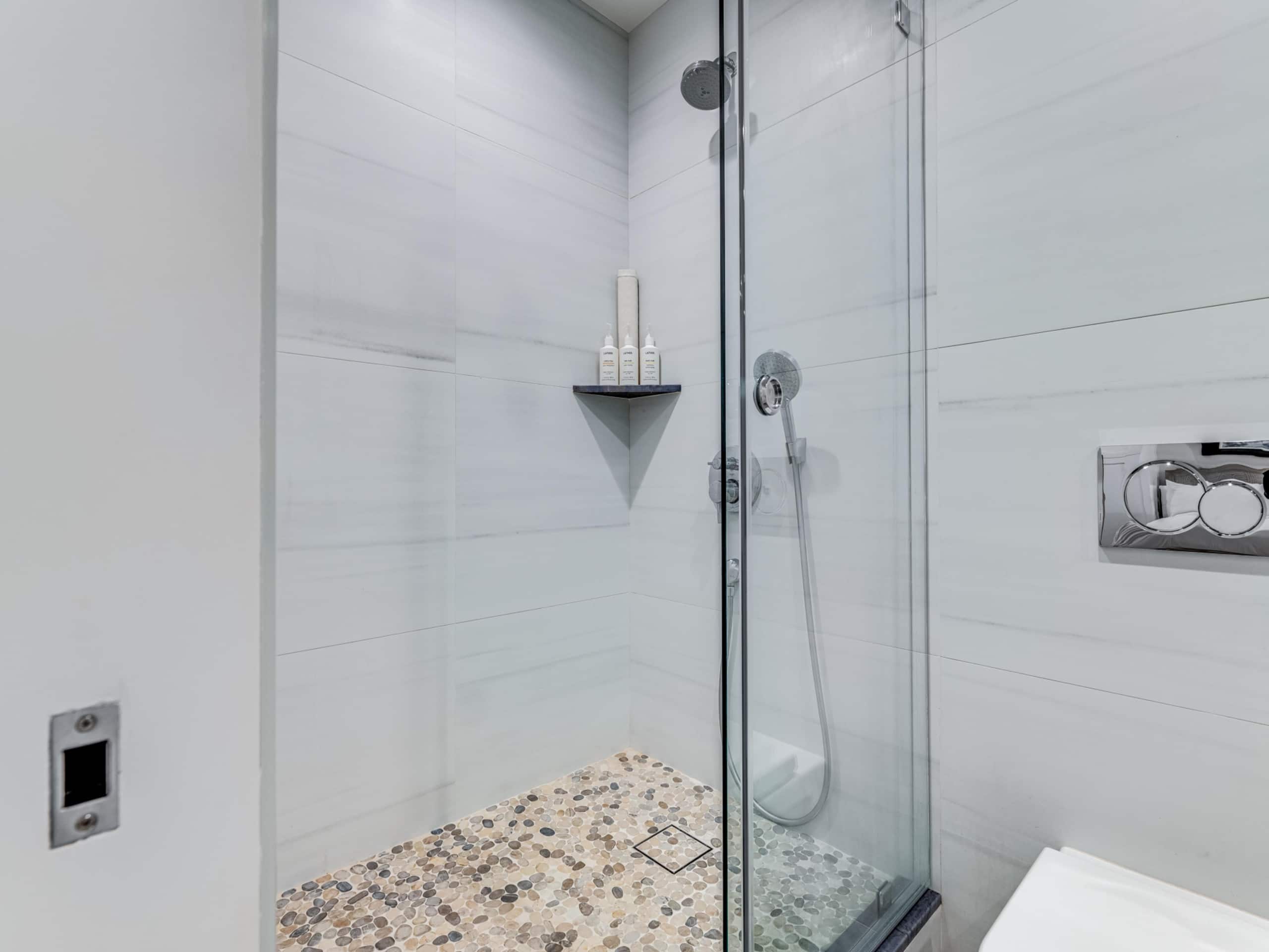 Soak Up Ocean Views & Resort Amenities | Sleeps 6 - Image 13
