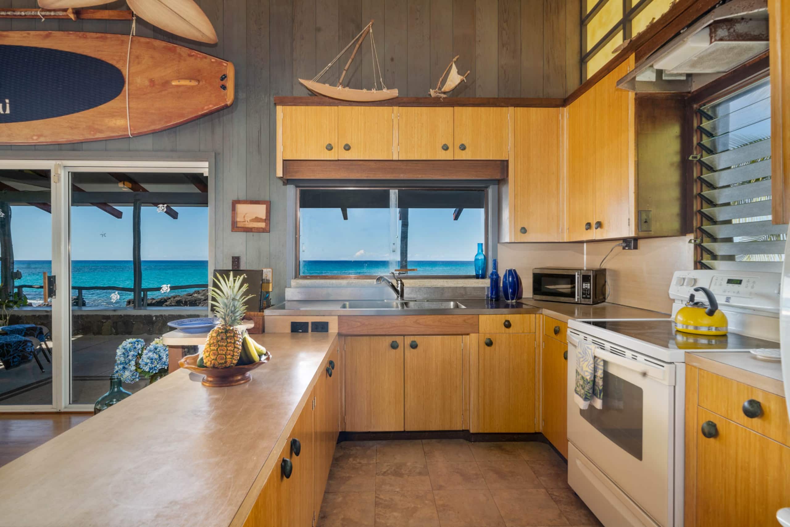 Home in Kailua-Kona · ★4.67 · 2 bedrooms · 3 beds · 2 baths - Image 12