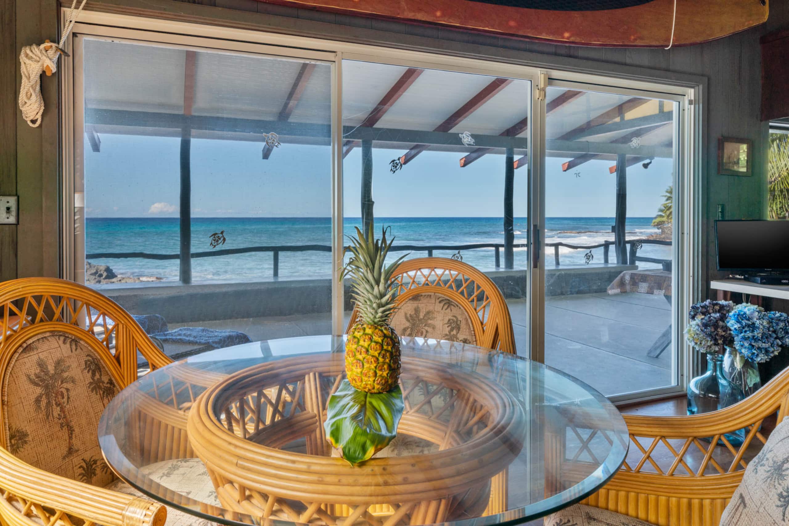 Home in Kailua-Kona · ★4.67 · 2 bedrooms · 3 beds · 2 baths - Image 2