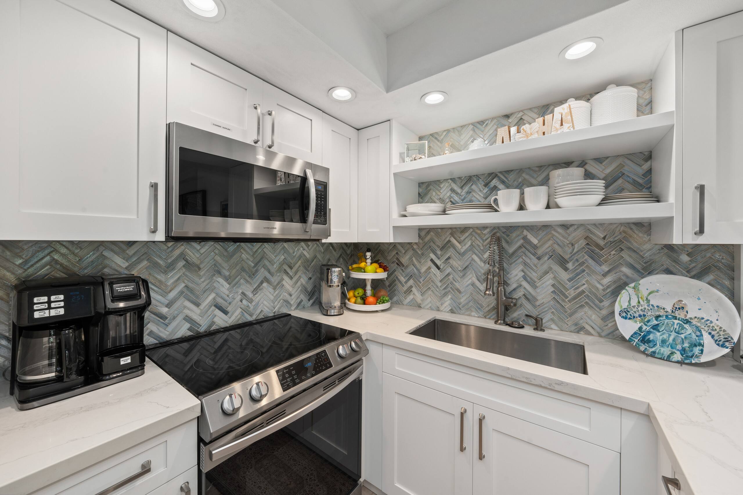 Condo in Lahaina · ★4.86 · 1 bedroom · 2 beds · 1 bath - Image 7