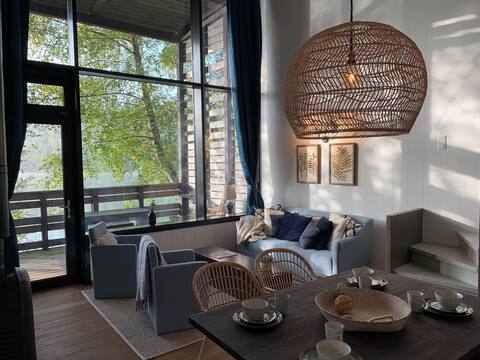 Grand Lakeside Escape by Belvilla