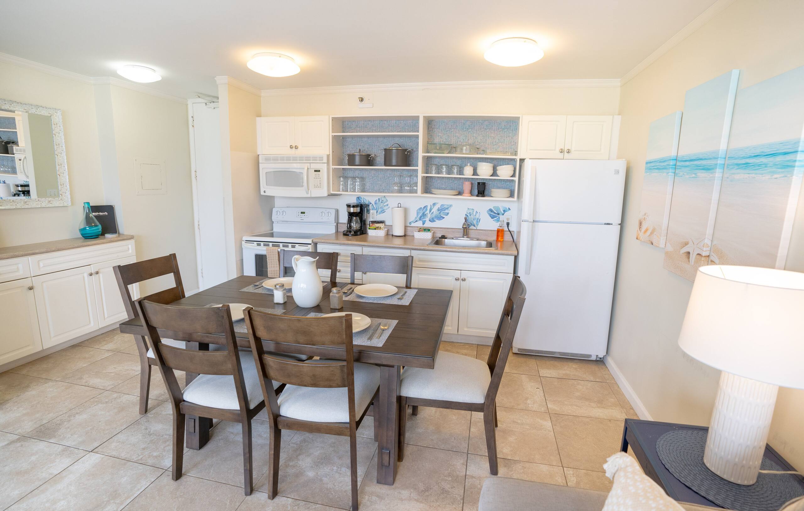 Condo in Honolulu · ★4.38 · 1 bedroom · 3 beds · 1 private bath - Image 23