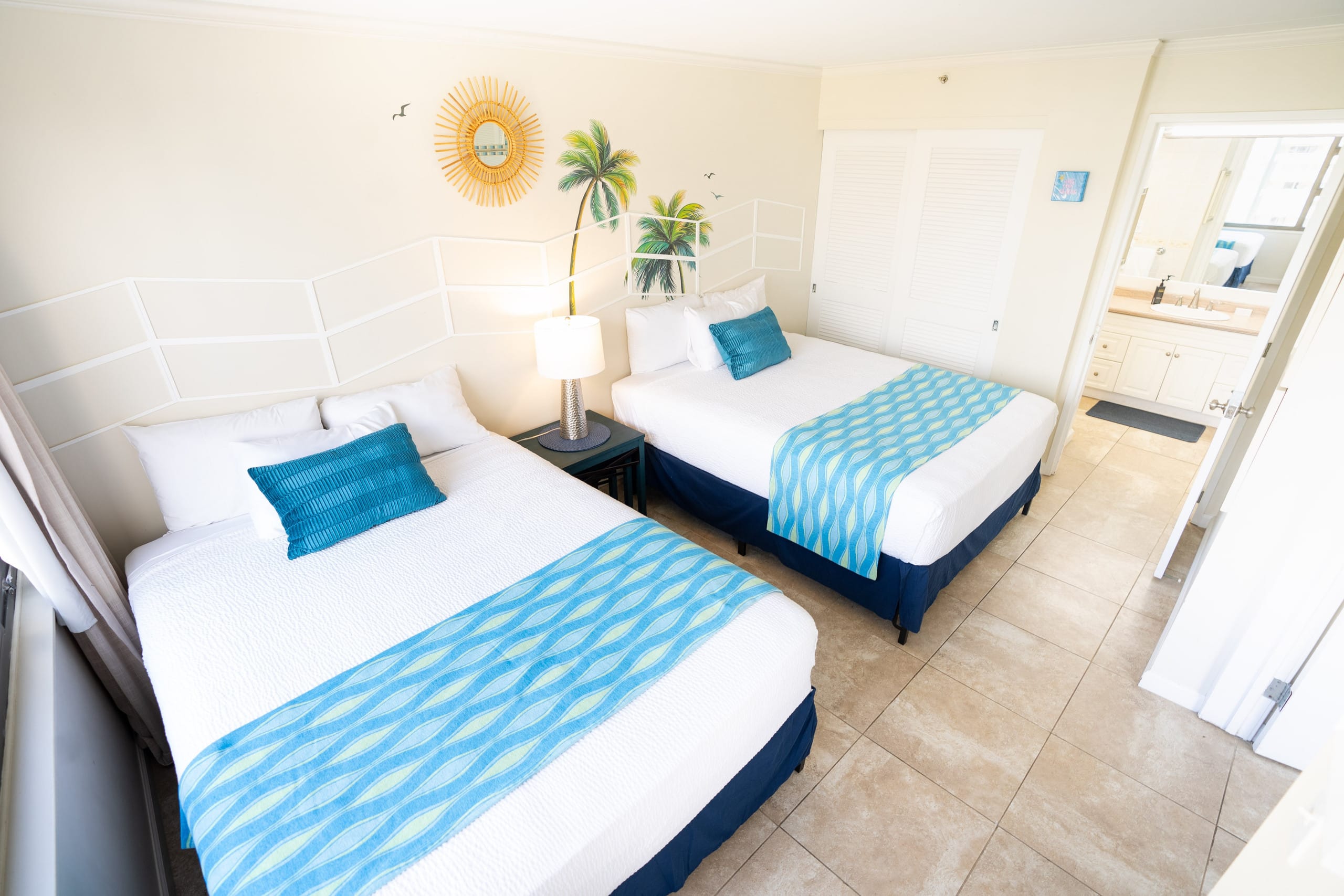 Condo in Honolulu · ★4.38 · 1 bedroom · 3 beds · 1 private bath - Image 14