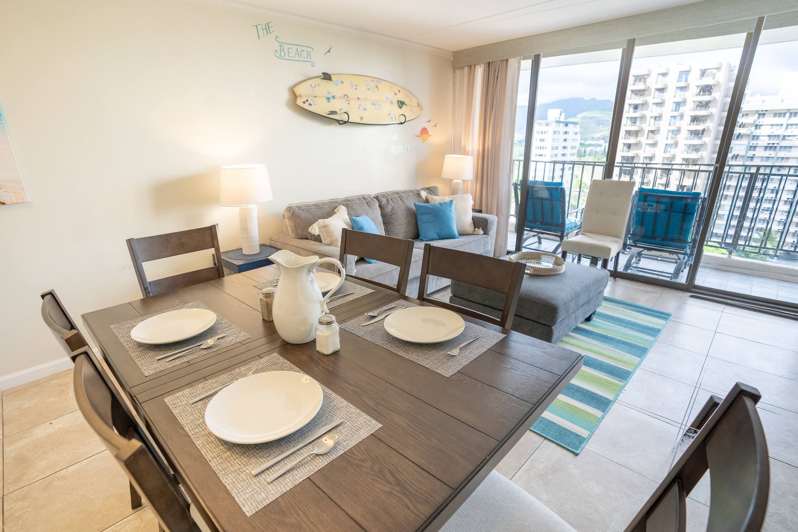 Condo in Honolulu · ★4.38 · 1 bedroom · 3 beds · 1 private bath - Image 1