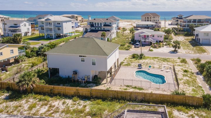 Nicely Decorated Home With Private Pool! - Pensacola Beach, FL
