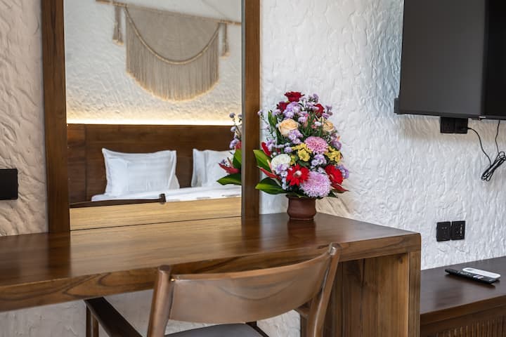 Работно место,спална соба 2