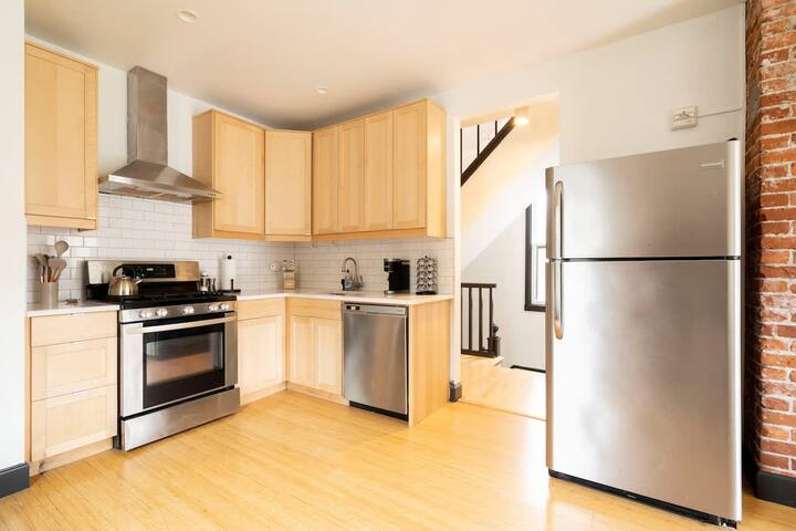 Scandinavian Loft • NW 23rd & Espresso Shops gallery image 4