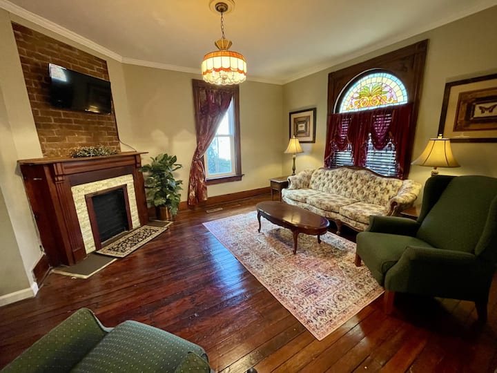 Historic Harmar House - Marietta, OH