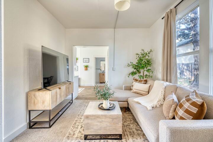 Cozy Haven by the Hill – Downtown & OHSU!