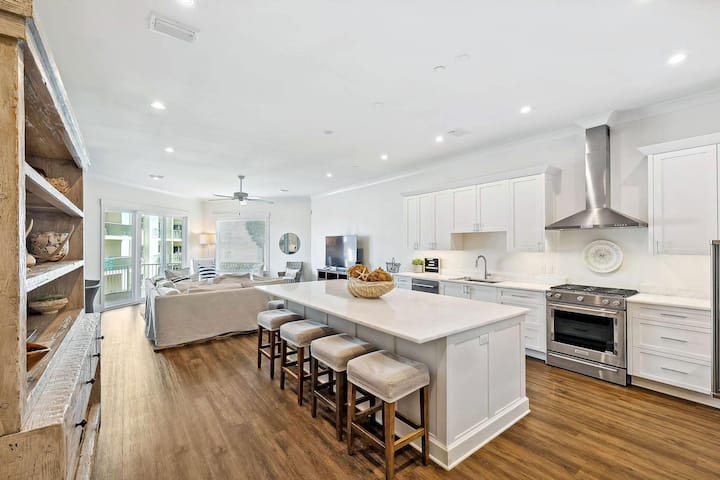 Upscale Townhome With 2 Pools 4br/3b - Pensacola Beach, FL