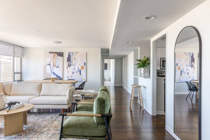 Luxury Designer Penthouse Combo |North| Gold Coast gallery image 3