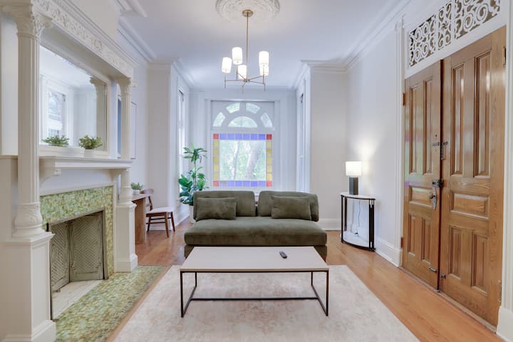 Sojourn's Dupont Circle Vintage Meets Modern 2 Br - Bethesda, MD