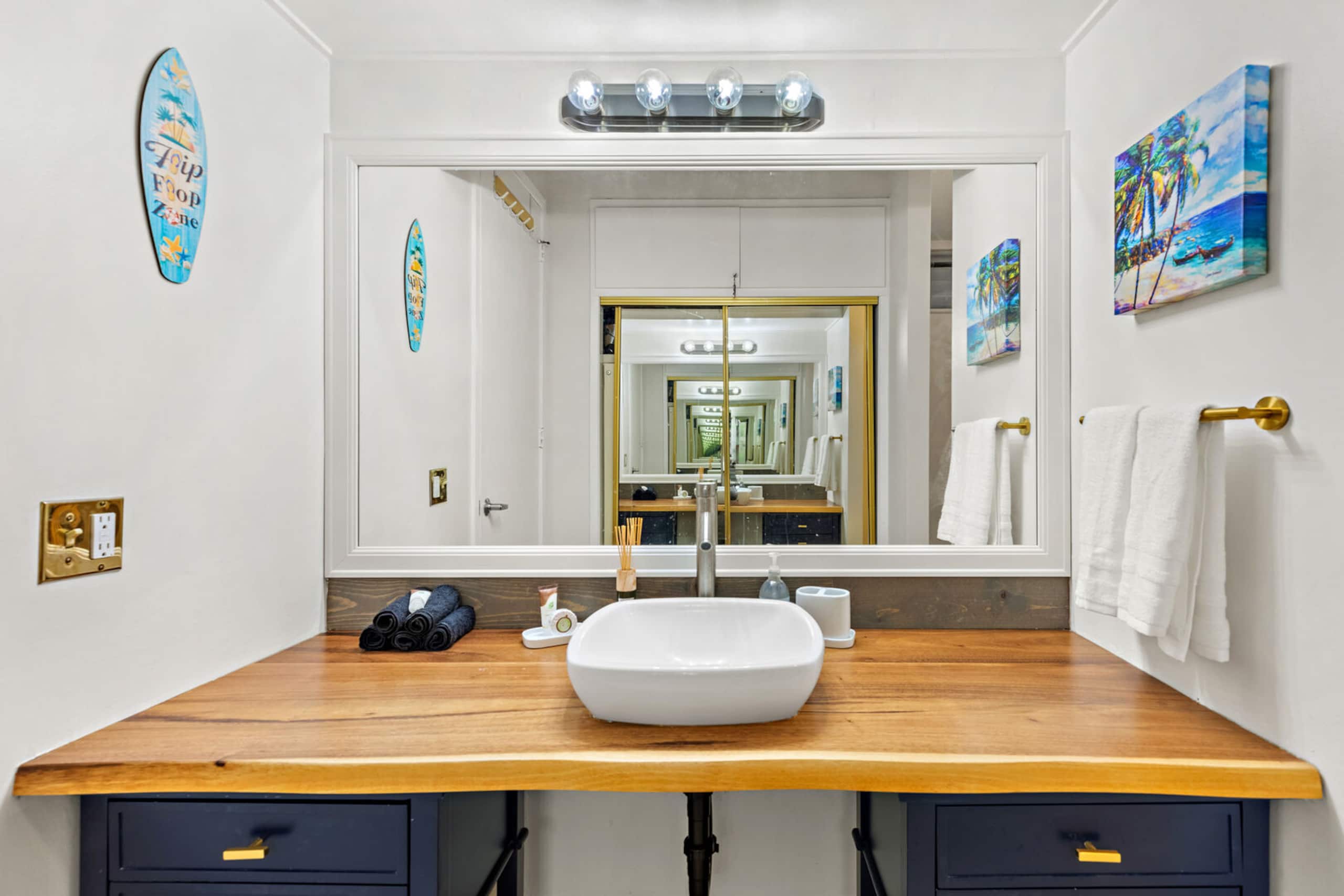 Condo in Lahaina · ★4.9 · Studio · 2 beds · 1 bath - Image 19