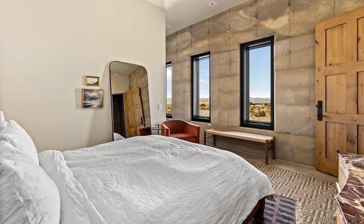 Затишна кімната, головний будинок