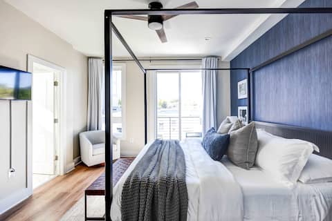 Luxury 12-BR DC Mansion+Rooftop Patio | Sleeps 28