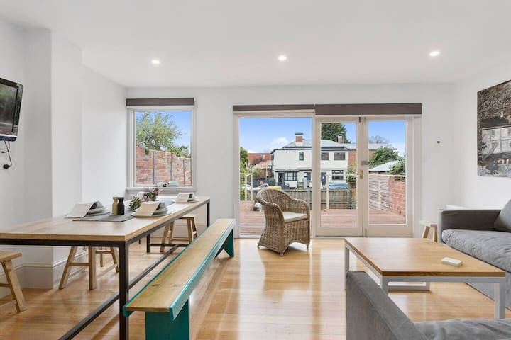 Victoria’s Terrace in Beautiful Battery Point