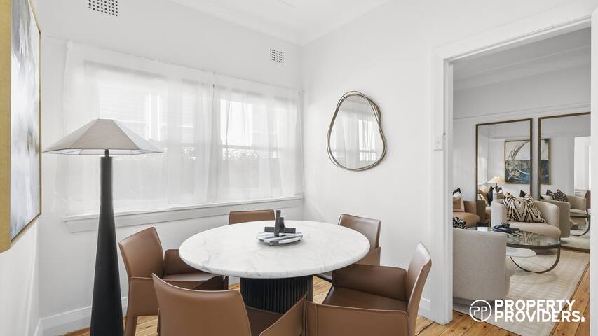 3 Bedroom Cottage – Near Cremorne Waters Edge! gallery image 5