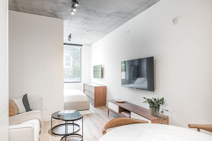 Modern Studio Haven In Le Mont - Montreal