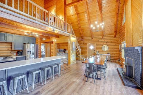 Mtn Views & Fall Colors: Panguitch 1-Acre Estate!