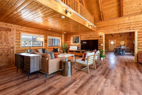 Mtn Views & Fall Colors: Panguitch 1-Acre Estate!