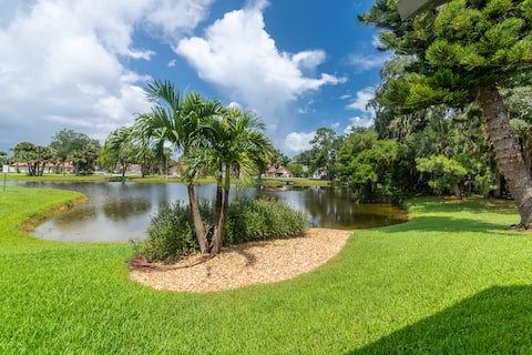 Lovely, quiet 2 bedroom home minutes to the beach