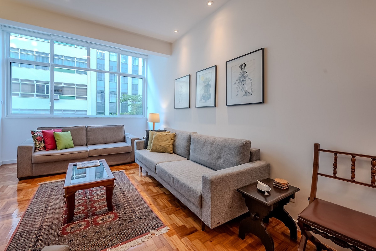 Successful Airbnb property: Comfort on Copacabana beach in Leme