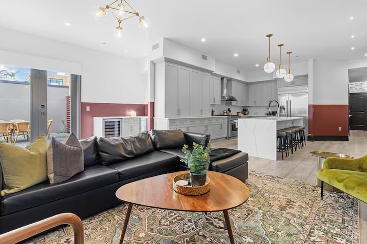 Corner Penthouse-Private Terrace – Near Superdome