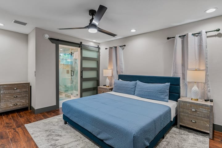 プライマリベッドルーム